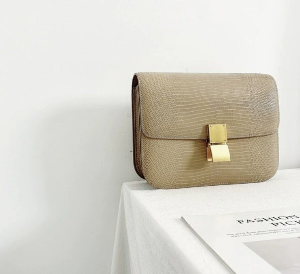 Lizard-Textured Leather Crossbody Bag for Everyday Use - Stylish and Versatile