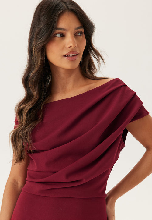 Burgundy One-Shoulder Maxi Dress with Draped Design for Formal Events