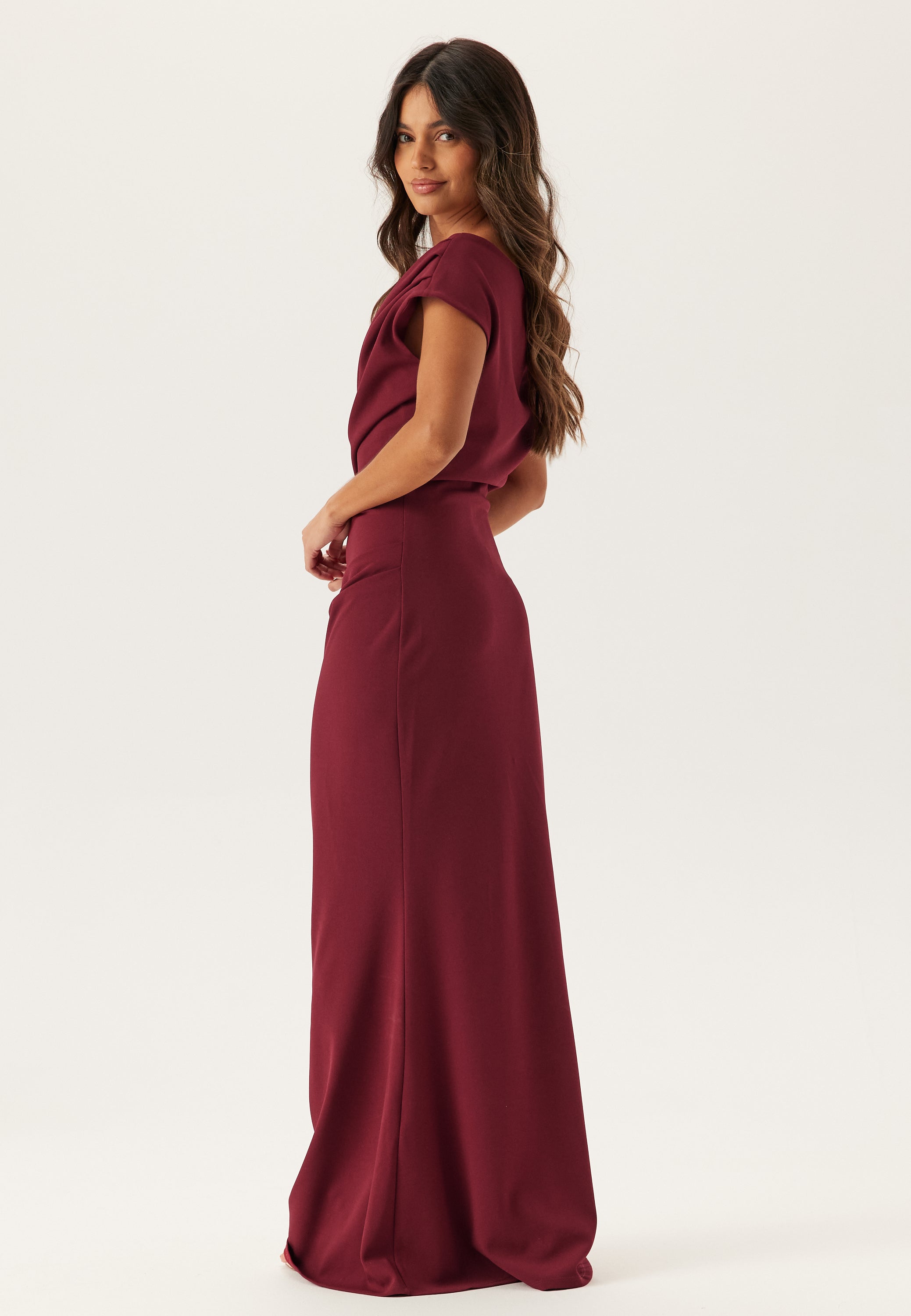 Burgundy One-Shoulder Maxi Dress with Draped Design for Formal Events