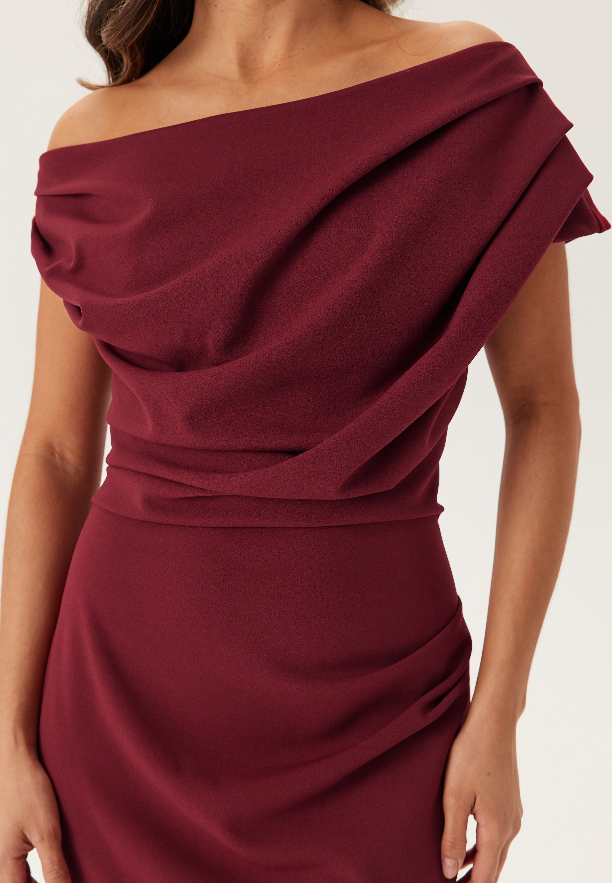 Burgundy One-Shoulder Maxi Dress with Draped Design for Formal Events