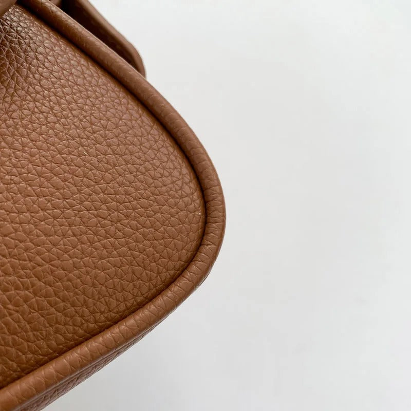 Baguette Shoulder Bag with Curved Design - Stylish Everyday Handbag