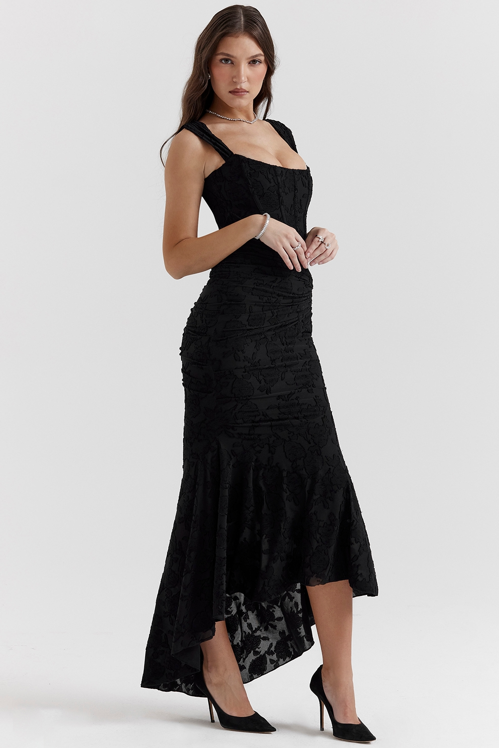 Sculpting Lace Maxi Dress | Sleeveless Design for Formal Events and Parties