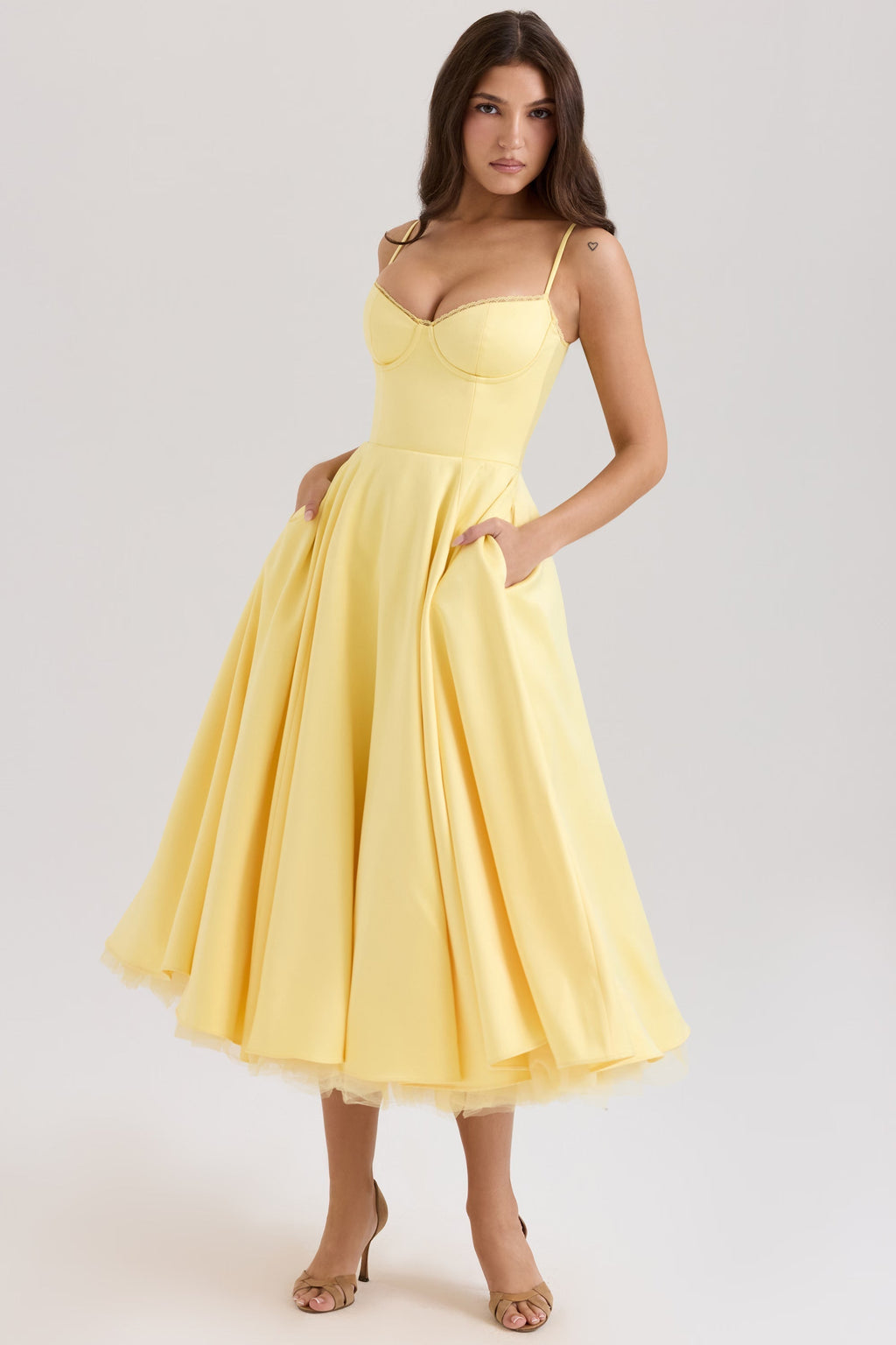 Soft Gathered V-Neck Midi Dress with Sculpted Bodice for Casual Wear