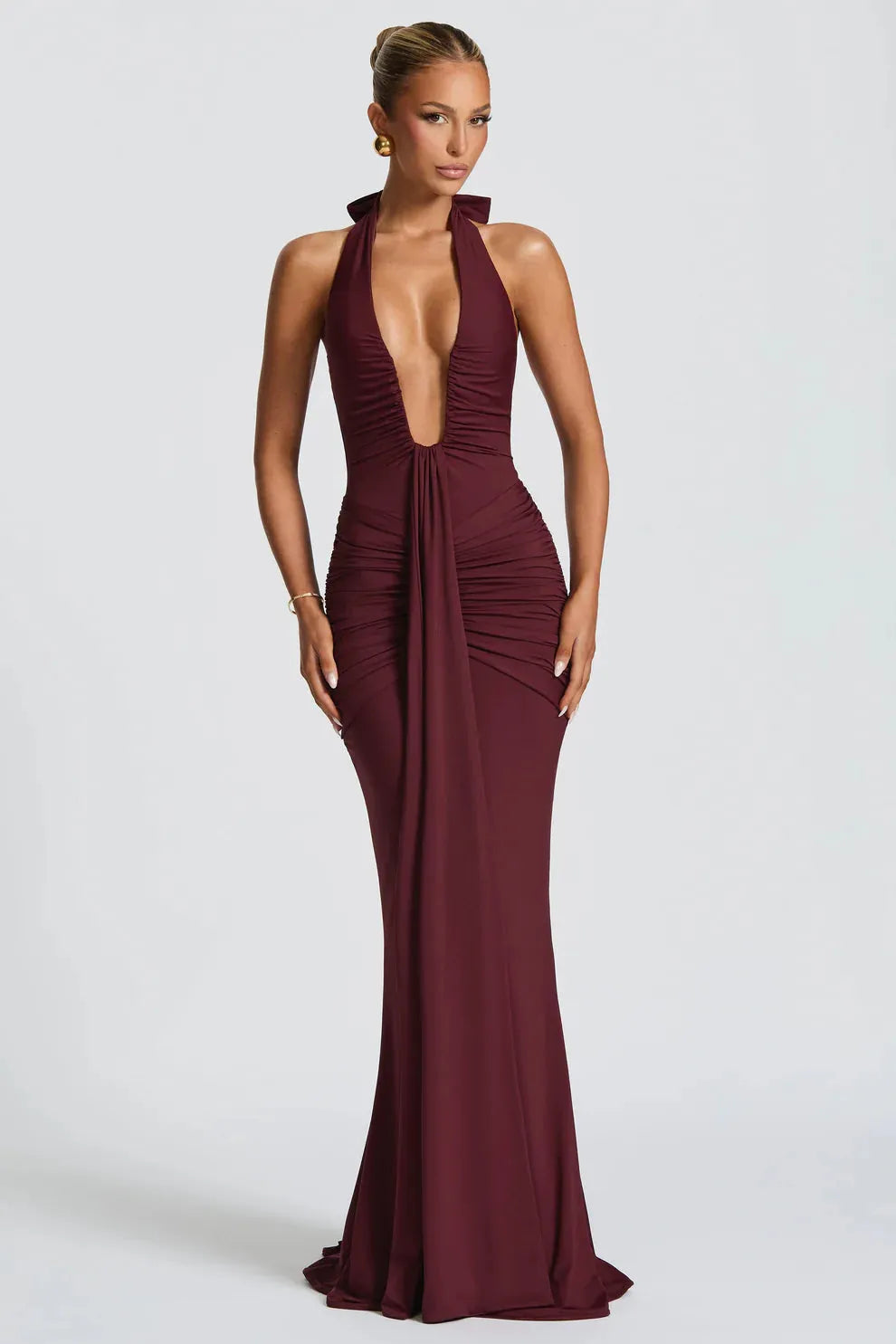 Plunging U-Wire Halter Jersey Maxi Dress with Draped Design for Evening Wear