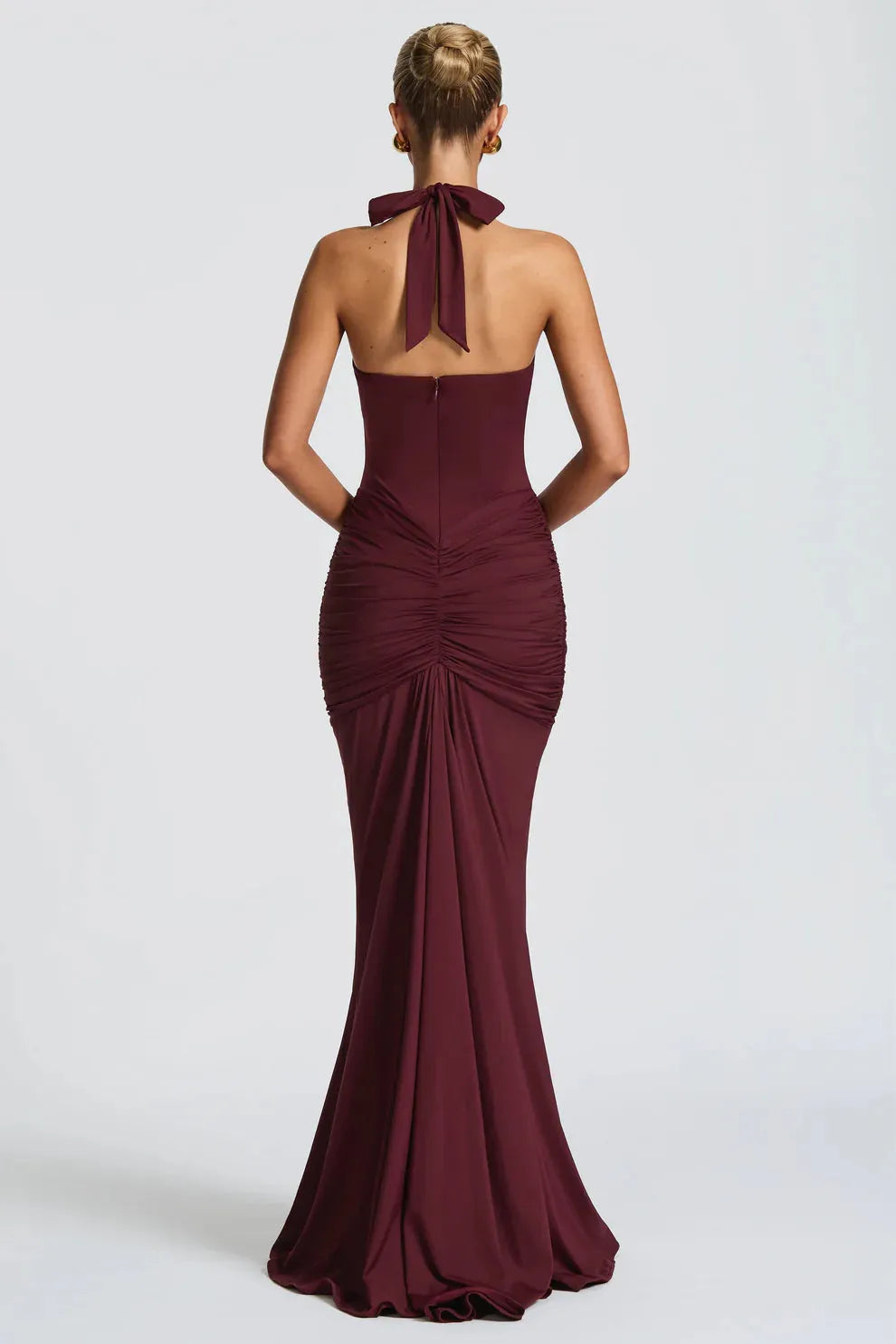 Plunging U-Wire Halter Jersey Maxi Dress with Draped Design for Evening Wear
