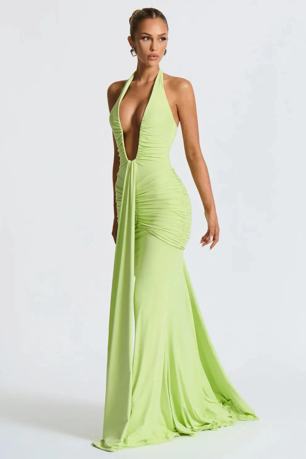 Plunging U-Wire Halter Jersey Maxi Dress with Draped Design for Evening Wear
