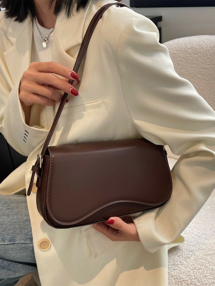 Luxe Shoulder Bag in Faux Leather - Stylish Everyday Handbag for Women