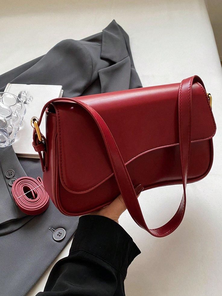 Luxe Shoulder Bag in Faux Leather - Stylish Everyday Handbag for Women
