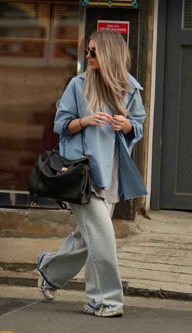 Chic Crossbody Bag with Adjustable Strap - Stylish Everyday Handbag